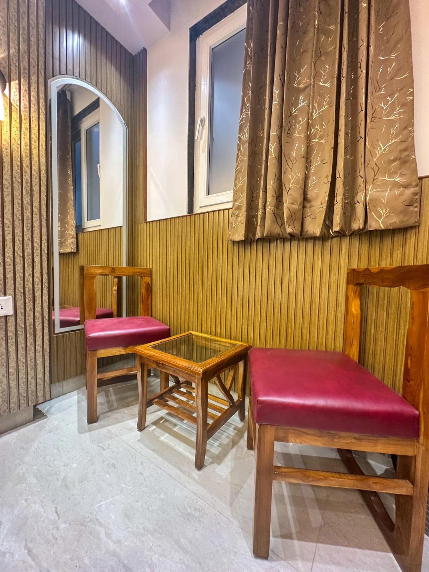 Delhi Delight Premium Bed & Breakfast Yeni Delhi Dış mekan fotoğraf
