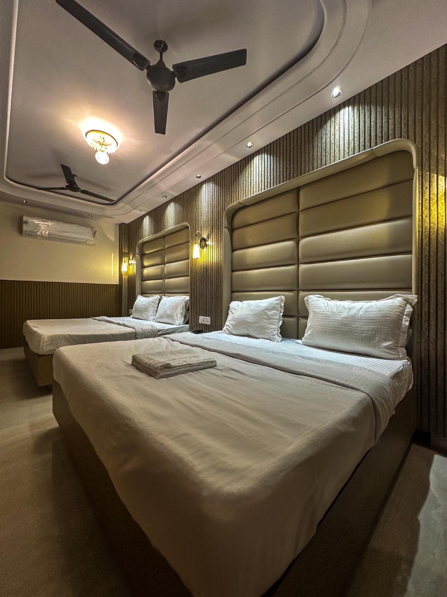 Delhi Delight Premium Bed & Breakfast Yeni Delhi Dış mekan fotoğraf
