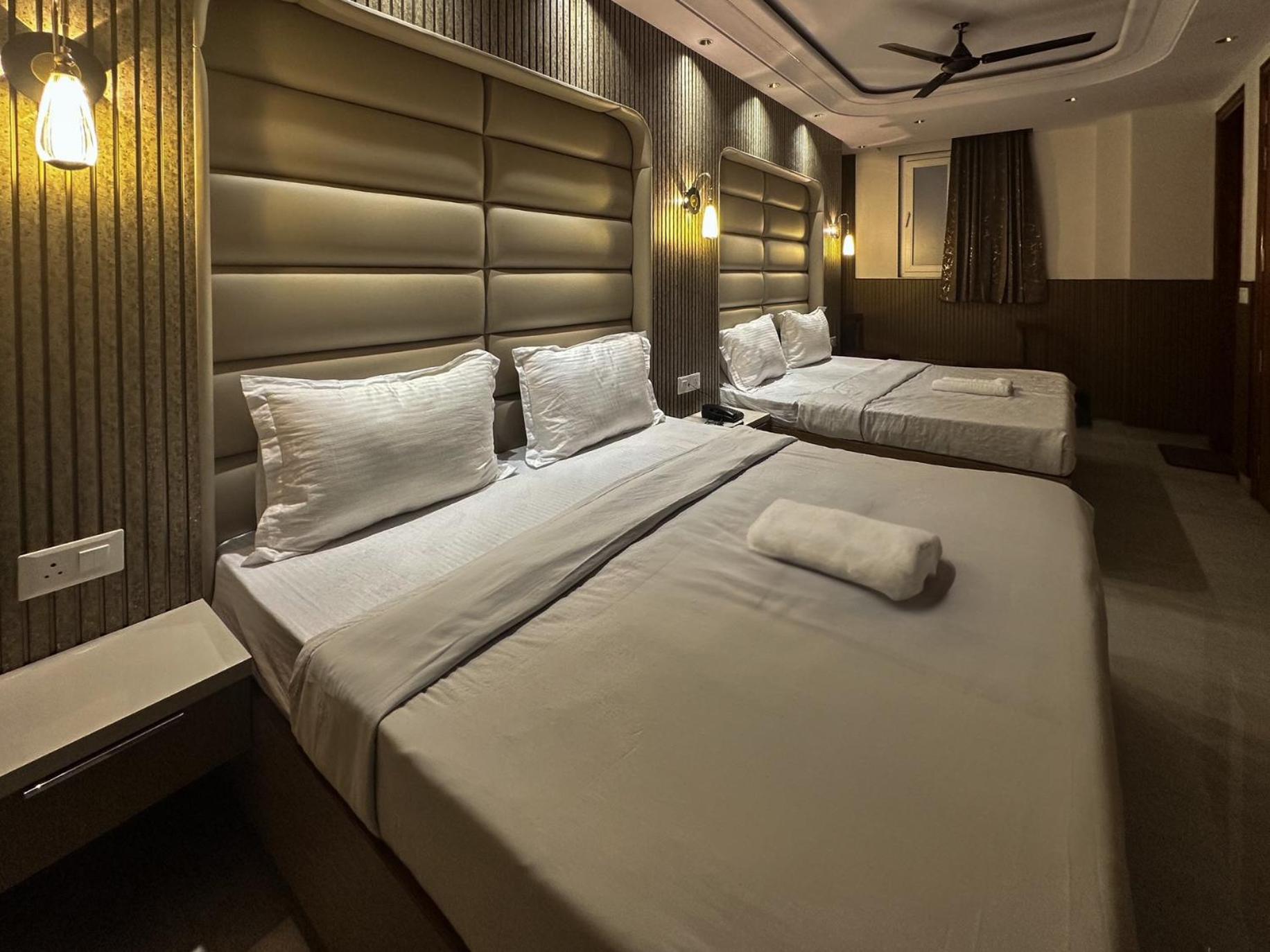 Delhi Delight Premium Bed & Breakfast Yeni Delhi Dış mekan fotoğraf