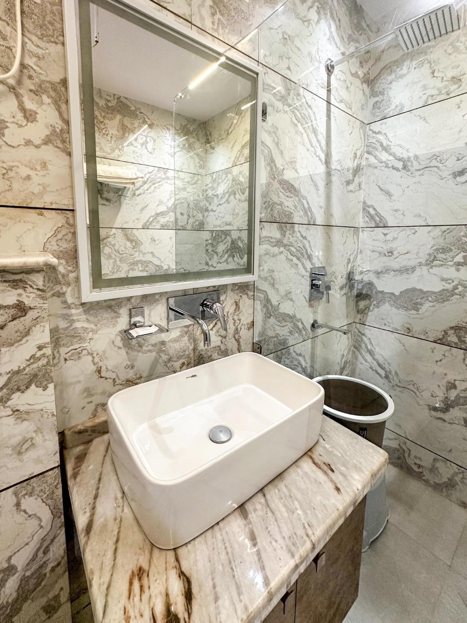Delhi Delight Premium Bed & Breakfast Yeni Delhi Dış mekan fotoğraf