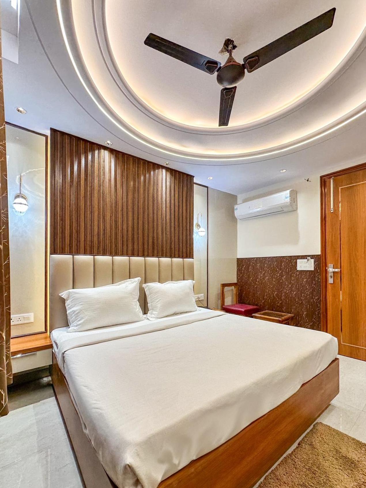 Delhi Delight Premium Bed & Breakfast Yeni Delhi Dış mekan fotoğraf