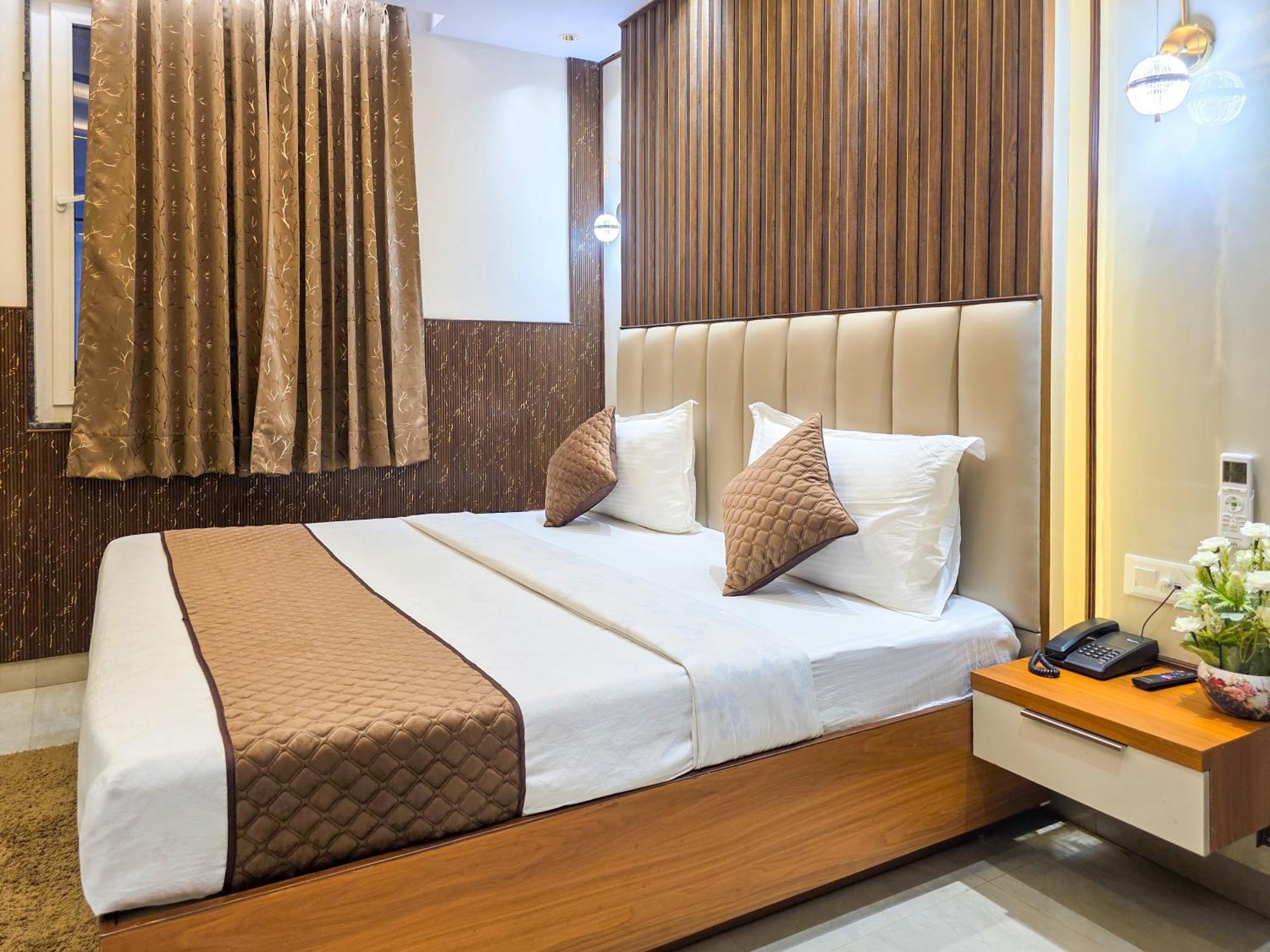 Delhi Delight Premium Bed & Breakfast Yeni Delhi Dış mekan fotoğraf