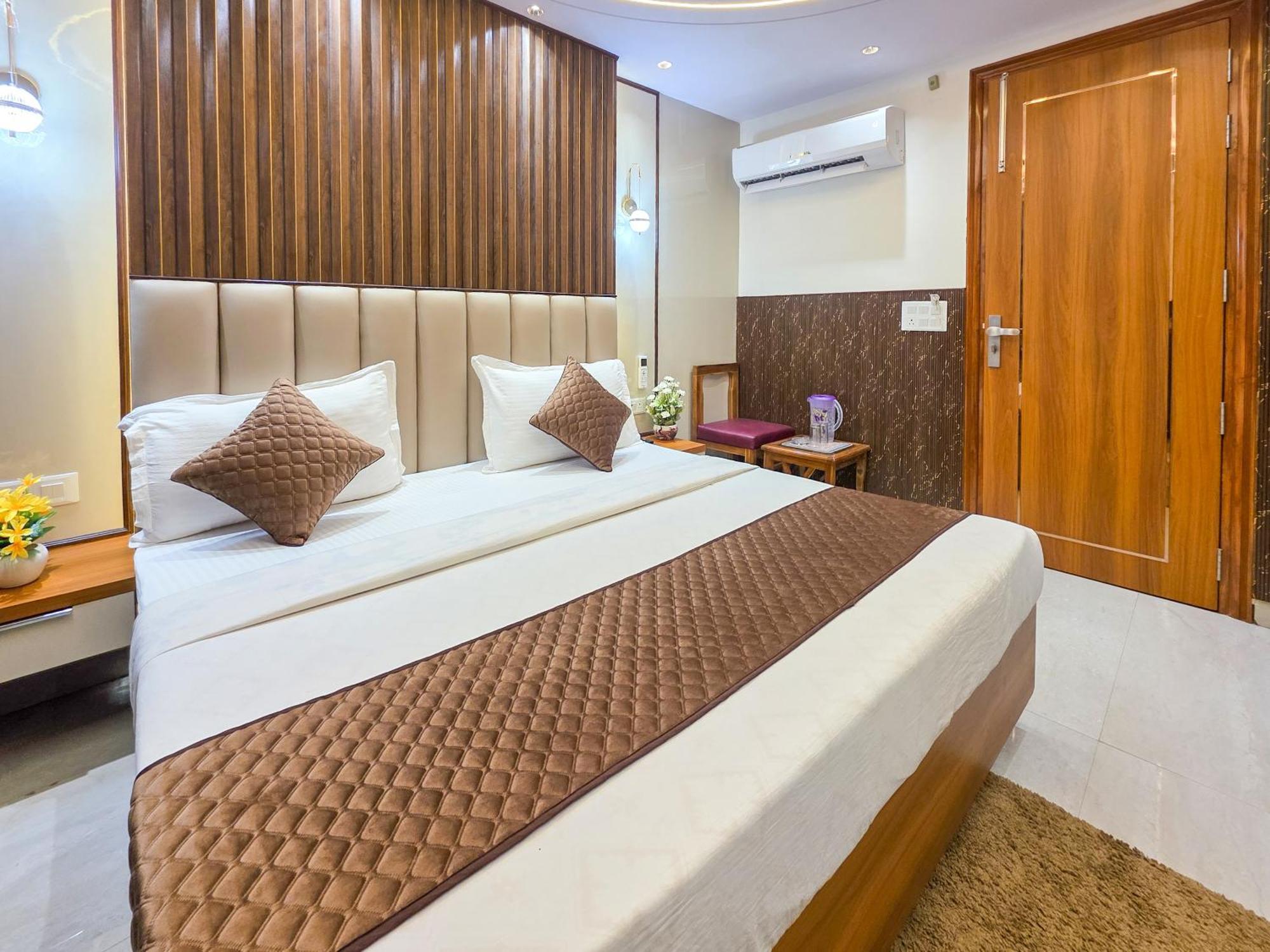 Delhi Delight Premium Bed & Breakfast Yeni Delhi Dış mekan fotoğraf