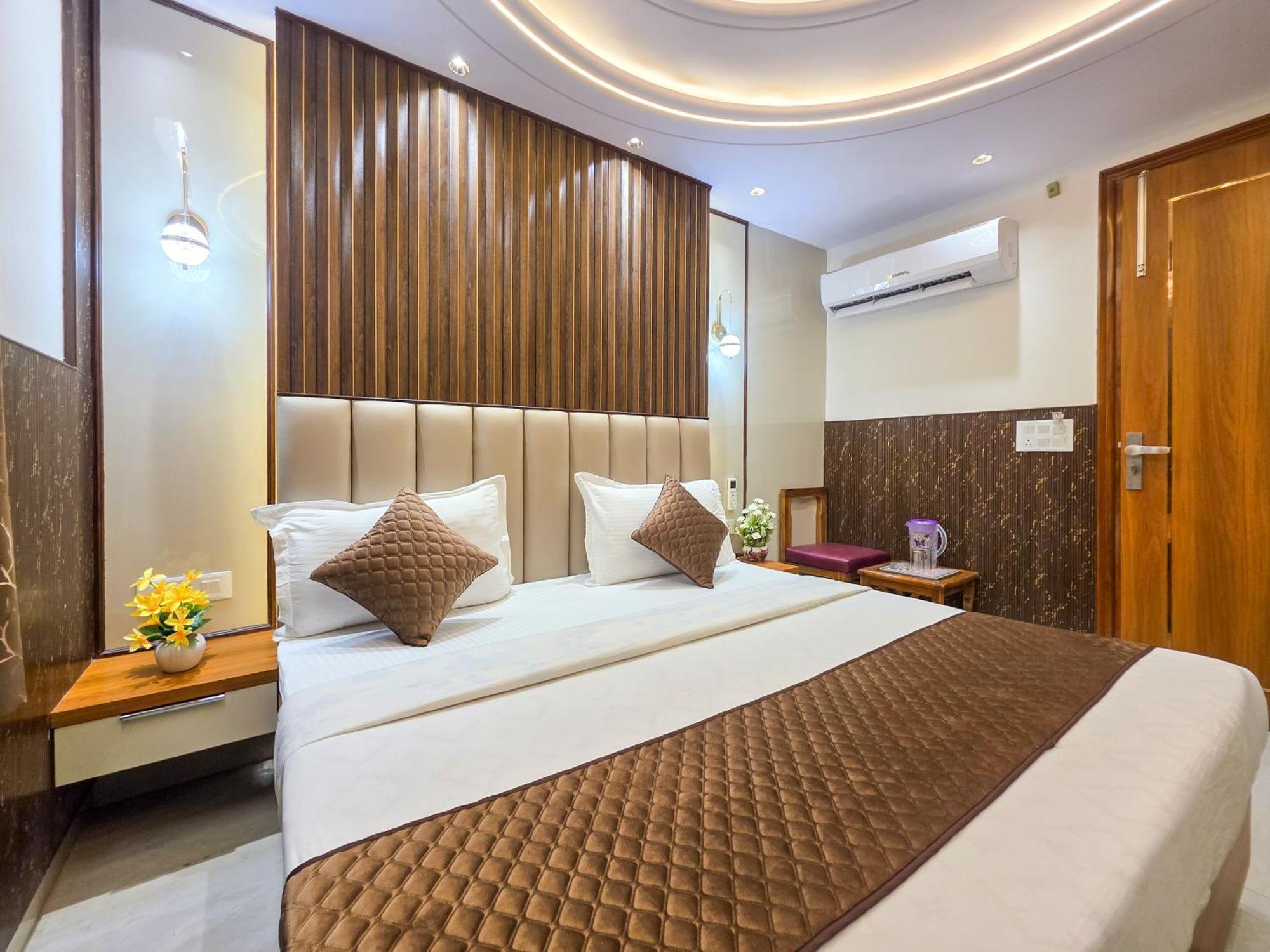 Delhi Delight Premium Bed & Breakfast Yeni Delhi Dış mekan fotoğraf